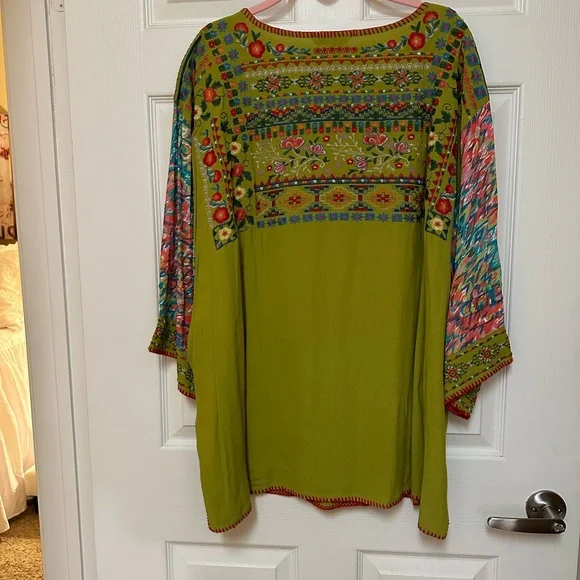 Brand new John Marks top. It’s called “Fresh Produce”, size 2X, never worn. - Picture 2 of 4